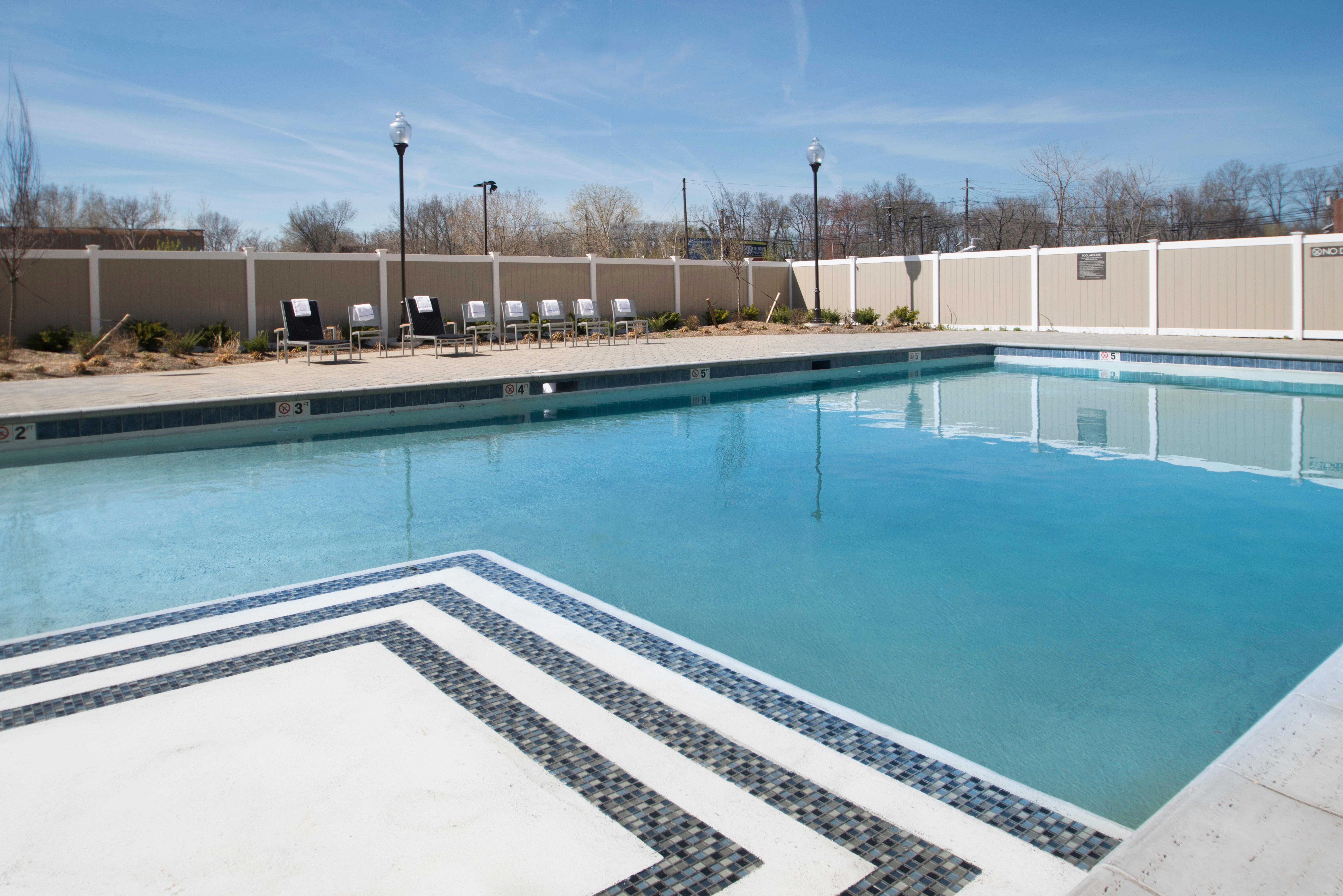 Crowne Plaza Saddle Brook By Ihg Hotel Exterior photo