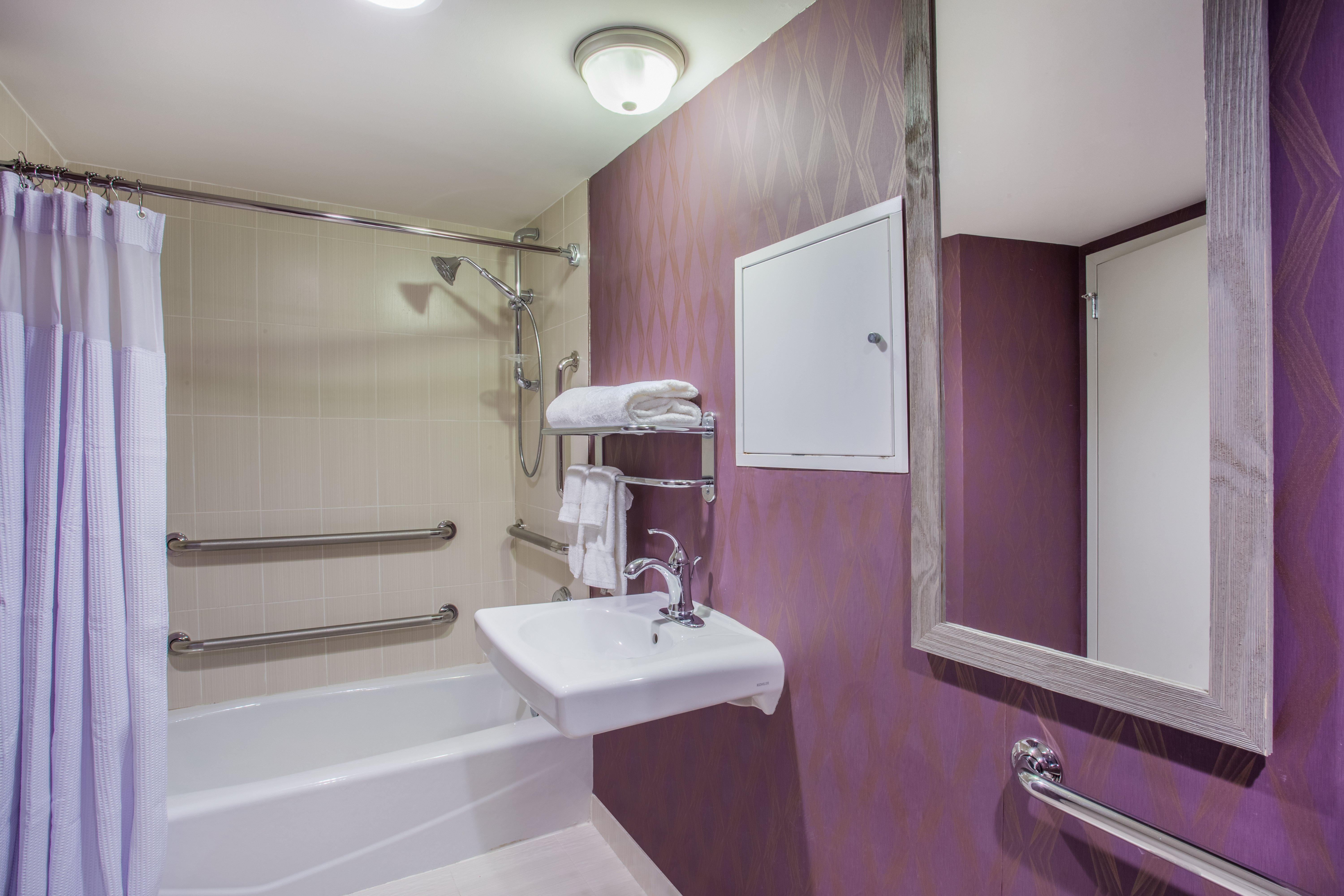 Crowne Plaza Saddle Brook By Ihg Hotel Exterior photo