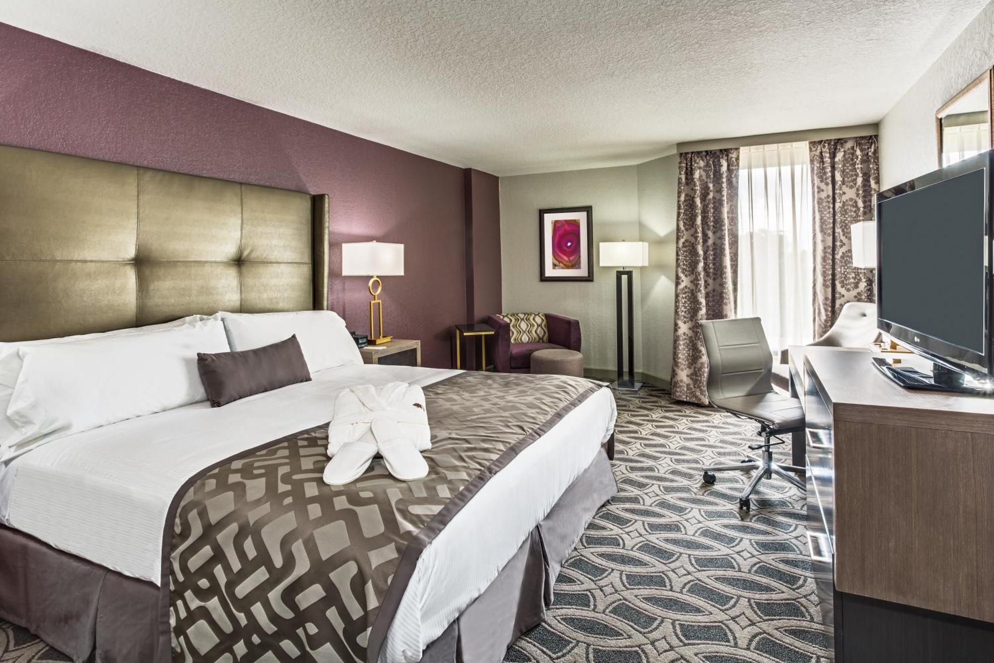 Crowne Plaza Saddle Brook By Ihg Hotel Exterior photo